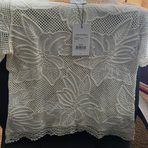 Cotten Club Crochet Off-White Top - Great option for the holidays - Picture 6 of 6